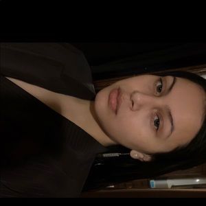 Meet your Posher, Ivy